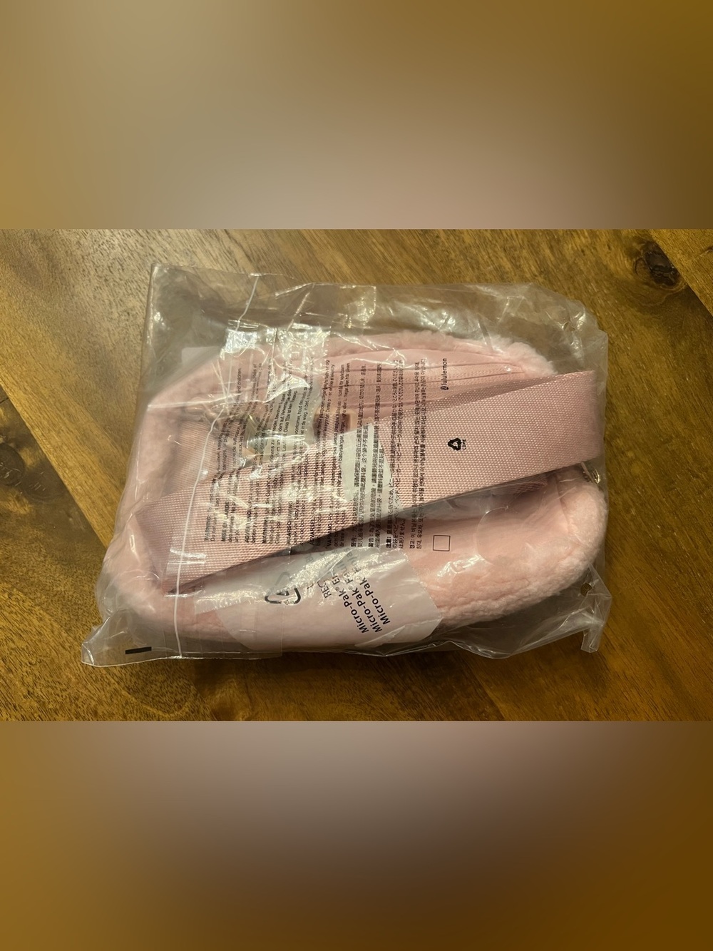 BRAND NEW Lululemon Fleece Everywhere Belt Bag in Beautiful Pink Mist Color - Picture 4 of 4